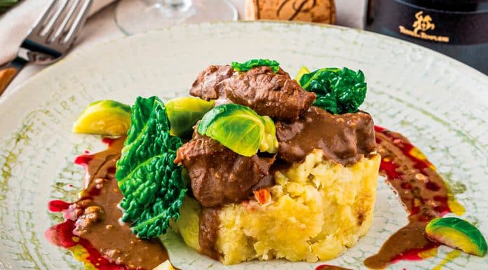 Agneau en picada Banyuls noisettes Trinxat de Cerdagne, par Hervé MATTER & son équipe du lycée hôtelier “CHRISTIAN BOURQUIN”