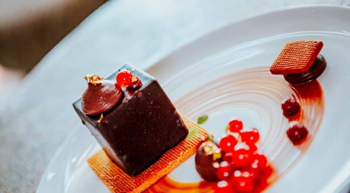 Le chocolat cémoi 68%, cœur coulant fruits rouges, par Sylvain MARSAULT