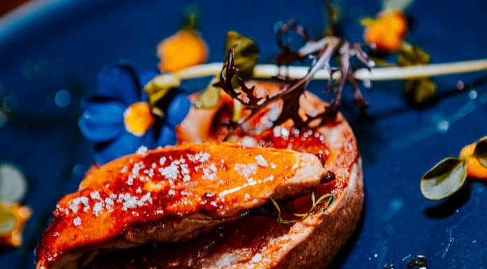 Tarte au navet confit, escalope de foie gras frais poêlée, par Philippe COSTE