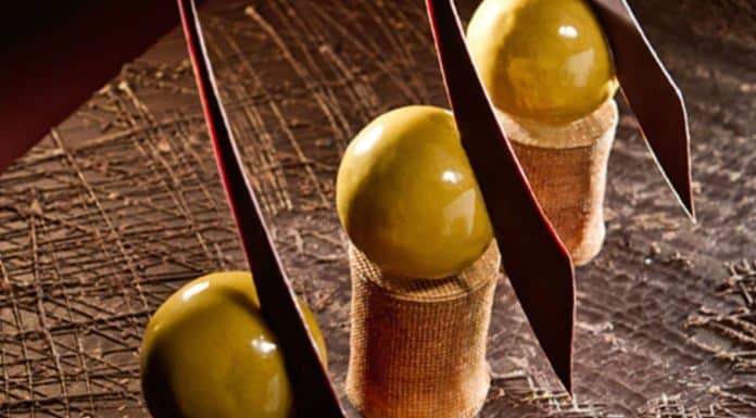 Tube de marmelade de fruits, boule vanille chocolat par Philippe PARC