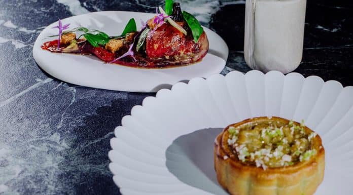 Recette : MOONCAKE, seiches & pancetta, jus de crustacés, poivron, vinaigrette d’anchois