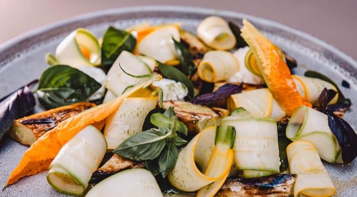 Recette : COURGETTES GRILLÉES, mato vieille tomme et basilic