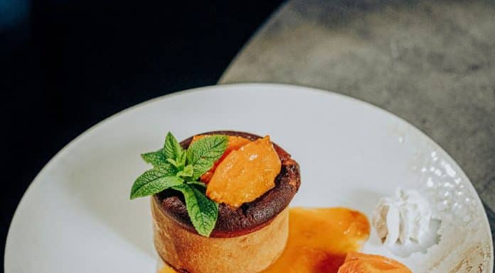 Recette : TARTE AU FROMAGE BLANC et compotée d’abricots du Roussillon